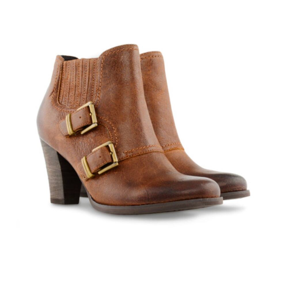 Clarks Alpine Icy Brown distressed Leather Ankle Bootie sz 8